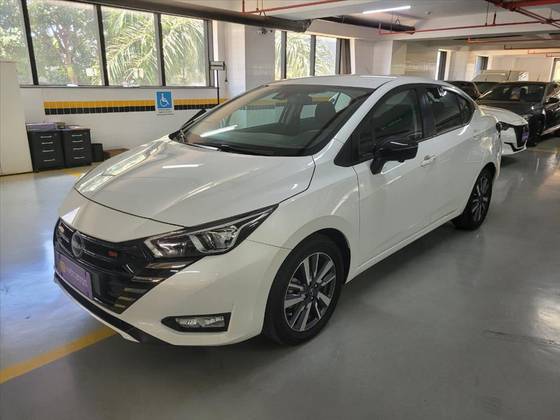 NISSAN VERSA 1.6 16V FLEX SR XTRONIC NISSAN VERSA 1.6 16V FLEX SR XTRONIC